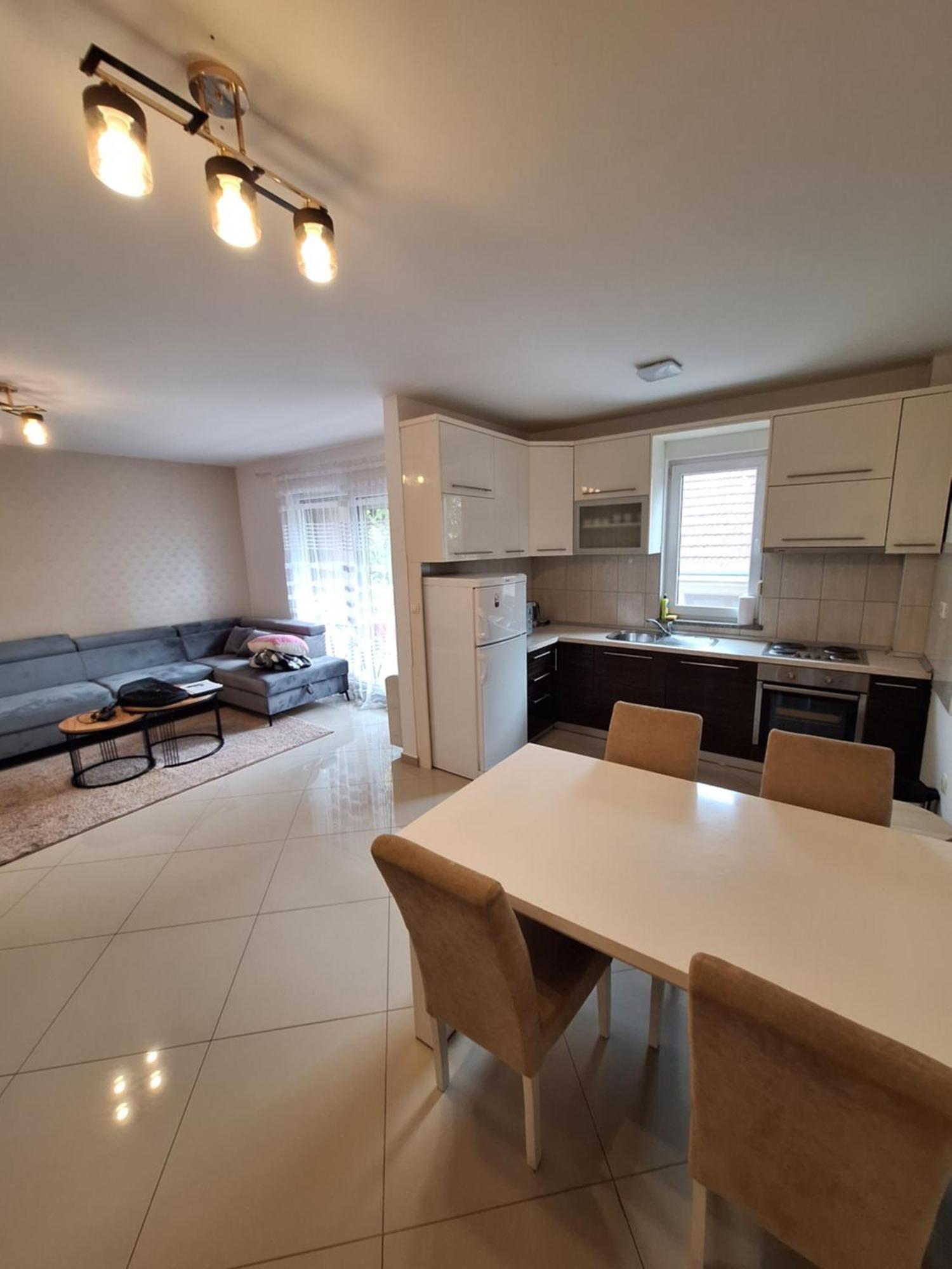 Apartment Enjoy Free Private Parking Mostar Exterior photo